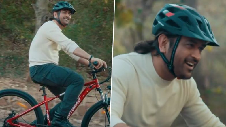 MS Dhoni Sings 'Bole jo Koyal' Song in This Latest Ad for Electric Cycle, Video Goes Viral