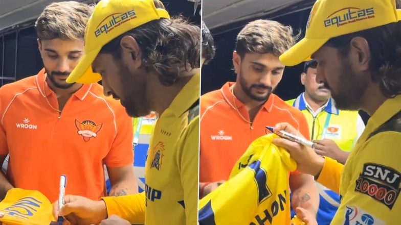 MS Dhoni Signs Autograph for Young Cricketers Nitish Kumar Reddy and Aravelly Avanish Rao After SRH vs CSK IPL 2024 Match, (Watch Video)