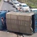 Pimpri-Chinchwad Road Accident: Army Vehicle Carrying Two Jawans Overturns in Maharashtra While Trying to Save Motorcycle Rider (Watch Video)