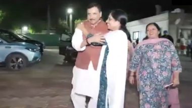 Sanjay Singh Meets Sunita Kejriwal: Out of Tihar Jail, AAP Leader Arrives at Delhi CM’s Residence, Touches Arvind Kejriwal's Wife's Feet During Meeting (Watch Video)