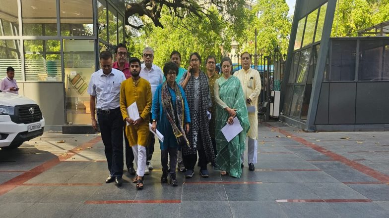 ‘BJP Misusing Central Agencies’: TMC Delegation Meets Full Bench of EC, Demands Chiefs of CBI, I-T, NIA and ED Be Changed