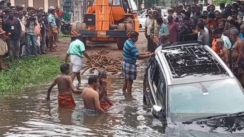 Navigation Nightmare: Google Maps Misdirection Leads Hyderabad Tourist Group Into Pond in Kerala's Kottayam (Watch Video)