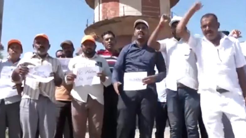 No Water, No Vote: Villagers Stage Protest Ahead of May 7 Polls in Maharashtra's Sangli (Watch Video)