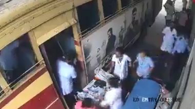 Kerala: Woman Delivers Baby Girl on KSRTC Bus in Thrissur As Doctors and Nurses Rush To Assist; Video Surfaces