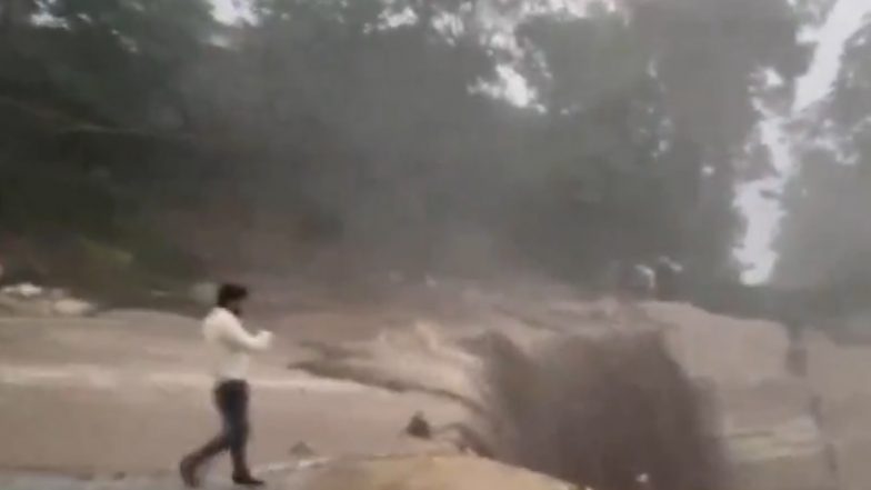 Uttarakhand Forest Fire Doused: Heavy Rainfall, Hailstorm Extinguish Fire in Bageshwar, Provide Relief From Smoke in the Region (Watch Video)