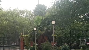 Delhi Rains: Drizzle in Delhi-NCR Brings Respite From Heatwave After Temperature Hits Record High of 52.3 Degrees Celsius (Watch Videos)