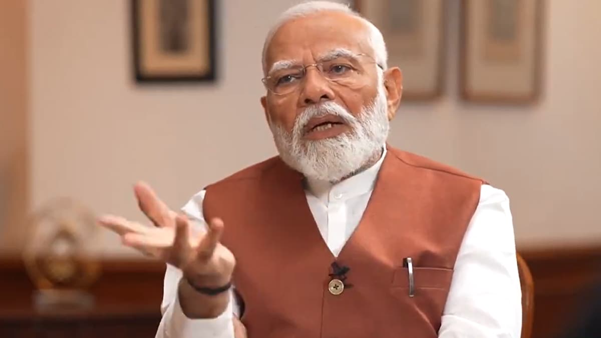 Jammu and Kashmir Terror Attacks: PM Narendra Modi Reviews Security Situation After Multiple Attacks, Asks Officials to Deploy Full Spectrum of Counter-Terror Capabilities