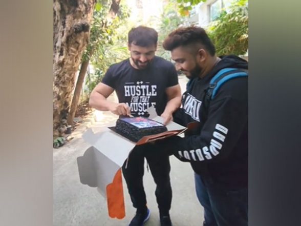 Entertainment News | From Cake Cutting to Shoe Gifting: Inside John Abraham's Special Birthday Surprise for Fan - Vimarsana News