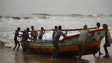 India News | INCOIS Issues Red Alert Along Kerala, South Tamil Nadu Coasts for Swell Surge Phenomenon