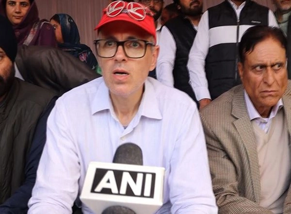 India News | Omar Abdullah Bats for Dialogue Between India and Pakistan