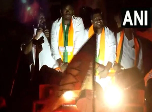 India News | Telangana: K Annamalai Holds Road Show in Favour of BJP Candidate from Nagarkurnool Lok Sabha Seat
