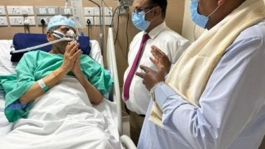 India News | Karnataka CM Siddaramaiah Visits Former CM SM Krishna at Hospital