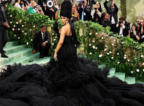 Met Gala 2024: Cardi B Stuns in Monumental Black Tulle Gown, Steals Spotlight (Watch Video)