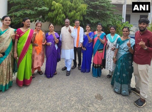 India News | Expelled BJP Leader K.S. Eshwarappa Casts Vote in Shimoga
