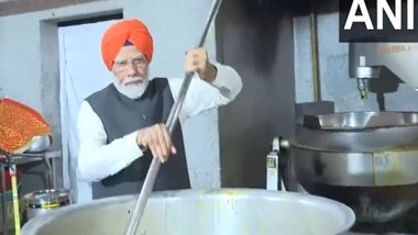 India News | Bihar: PM Modi Performs 'seva' at Gurudwara Patna Sahib