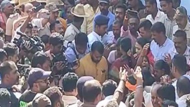 India News | 20-yr-old Stabbed to Death in Karnataka's Hubbali for Rejecting Love Proposal; Locals Stage Protest