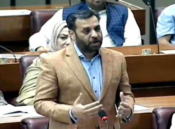 Pakistan: MQM-P Leader Syed Mustafa Kamal Draws Parallel Between India's Achievements and Pakistan's Precarious Situation, Says 'India Landed on Moon, While Children are Dying in Karachi' (Watch Video)