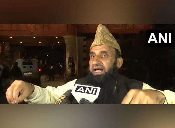 India News | Amit Shah Meets Delegations from Various Communities During Kashmir Visit