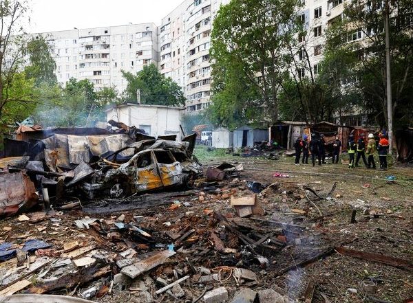 World News | Russia Moves Troops Towards Borovaya in Eastern Kharkiv Region, Says Ukrainian Official