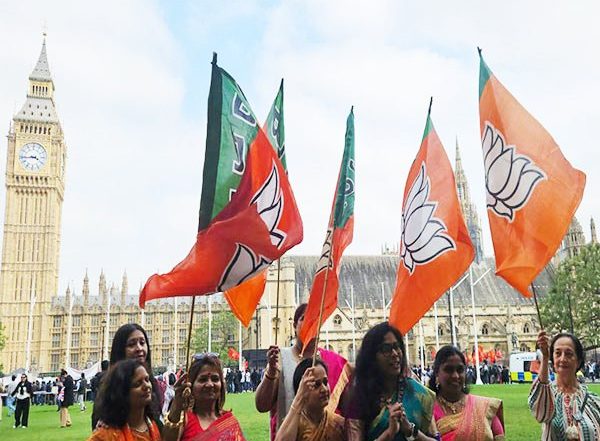 World News | Indian Women Gathers in Traditional Attire Outside UK Parliament to Extend Support to PM Modi's Success in LS Polls