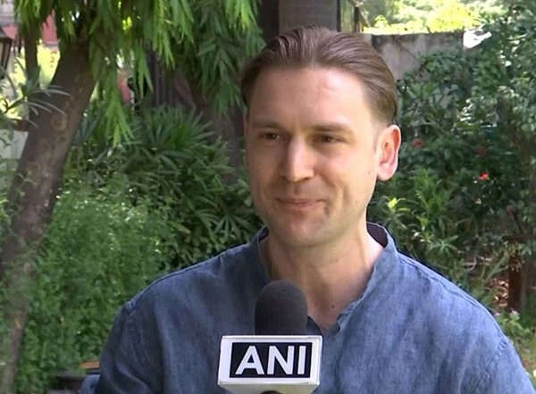 World News | Stop Bashing India Without Visiting the Ground, Down with Anti-India 'bakwas', Says UK-based Journalist