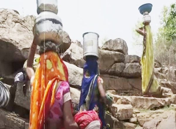 India News | Village in MP's Chhatarpur Faces Woes, Locals Say 60 Pc Youth Unmarried Due to Water Crisis