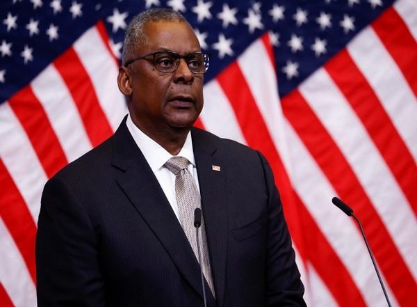 World News | US Defence Secy Lloyd Austin to Undergo Non-surgical Procedure, Temporarily Transfers Duties to Deputy