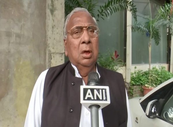 India News | Congress Leader Hanumantha Rao Says He Will Install Rajiv Gandhi's Statue at Uppal Stadium in Hyderabad