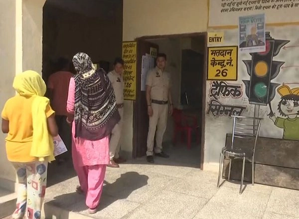 India News | People Brave Heat to Cast Votes in Haryana's Sirsa