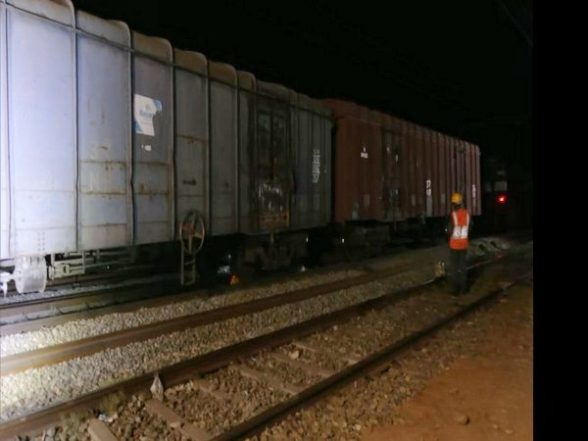 India News | Two Wagons of Goods Train Derail Near Sangar Railway Station in Jammu - Vimarsana News