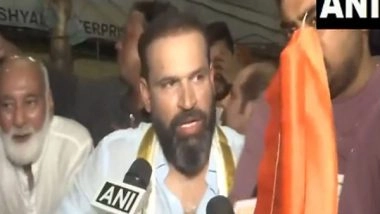 India News | TMC Leader Yusuf Pathan Holds Roadshow in Kolkata
