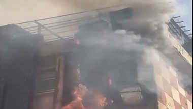 Uttar Pradesh Fire: Blaze Erupts at Lala Lajpat Rai Memorial Medical College in Meerut, No Casualties Reported (Watch Video)