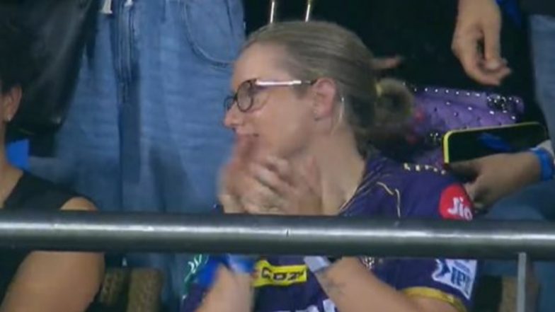 Fans React After Mitchell Starc Delivers Match-Winning Spell For KKR Following Alyssa Healy's Visit During MI vs KKR IPL 2024 Match