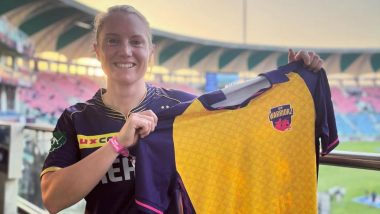 Alyssa Healy Poses With UP Warriorz Jersey As She Visits Ekana Stadium to Cheer For Mitchell Starc During LSG vs KKR IPL 2024 Match (Watch Video)