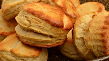 National Biscuit Day 2024: From Cheddar and Chive Biscuits to Buttermilk Biscuits, 5 Recipes To Make Delicious Biscuits for Lunch and Dinner