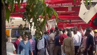 CR Building Fire: One Injured After Massive Blaze Erupts in Delhi's ITO Area, Seven People Rescued; Injured Shifted to Hospital (Watch Video)