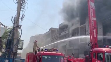 Delhi Fire Video: Massive Blaze Erupts at Plastic Factory in Narela Area, Viral Clip Shows Black Smoke Covering Skies