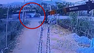 Horrific Accident Caught on Camera in Hyderabad: Three Killed After Car Collides Head-On With TGSRTC Bus on Hyderabad-Srisailam Highway, Disturbing Video Surfaces