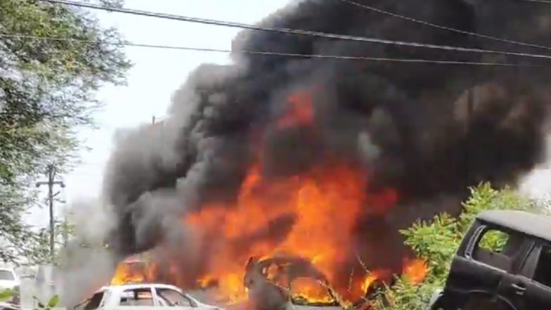 Uttar Pradesh: Fire Breaks Out Outside Police Station in Bulandshahr, Dozens of Vehicles Gutted (Watch Video)