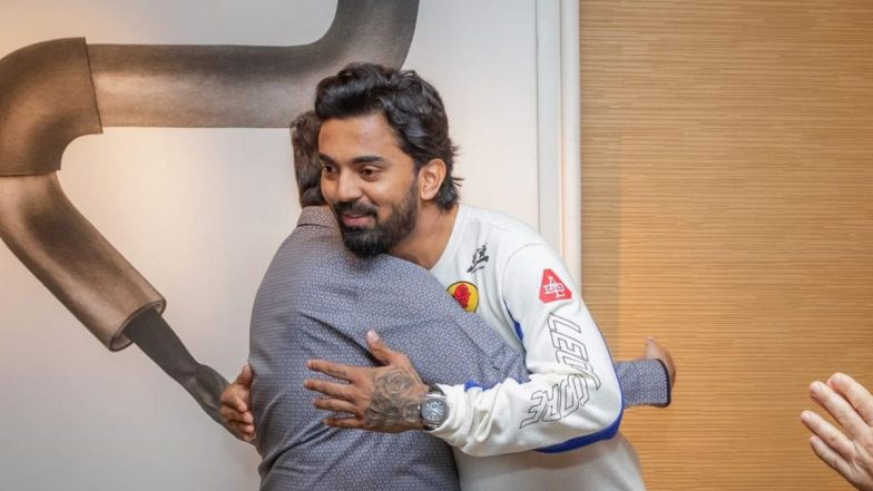 KL Rahul Hugs Sanjiv Goenka As He Attends Private Dinner at LSG Owner's Residence, Pictures Go Viral