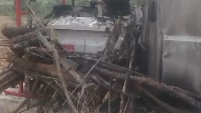 Chhattisgarh: Two Under-Construction Mobile Towers Set Ablaze by Naxalites in Narayanpur (Watch Video)