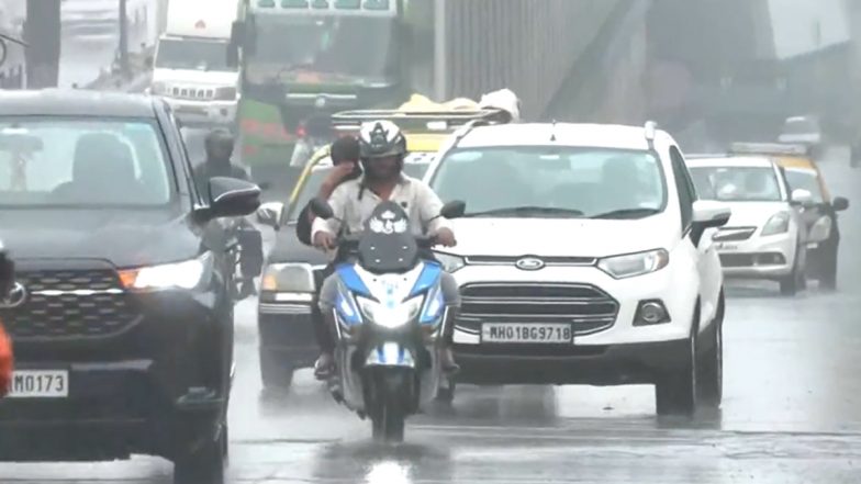 Mumbai Rains: Moderate Rain With Thunderstorms Likely in City and Suburbs Today, Says IMD; Netizens Share Photos and Videos As Widespread Rains Approach Mumbai, Thane and Kalyan