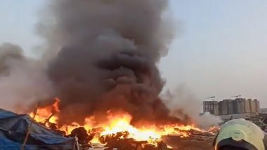 Mumbai Fire Videos: Massive Blaze Erupts at Scrap Godown in Kurla-Mandala Area, Viral Clips Show Black Smoke Covering Skies