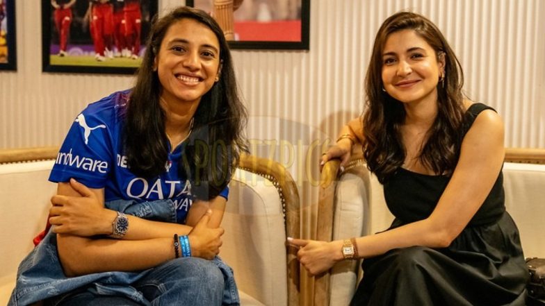 Smriti Mandhana Poses With Anushka Sharma at M Chinnaswamy Stadium During RCB vs CSK IPL 2024 Match, Fans React As Pic Goes Viral