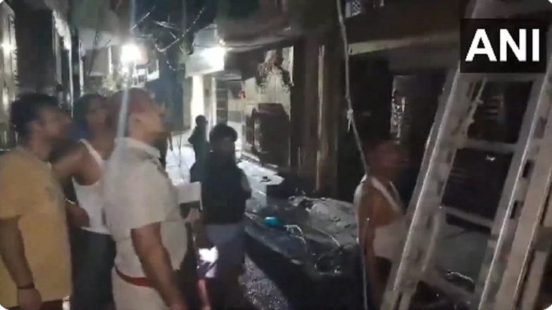 Delhi Fire: Three Killed As Massive Blaze Erupts in Residential Building in Krishna Nagar Area (Watch Videos)