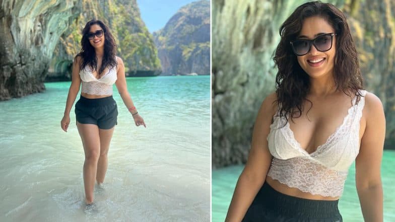 Shweta Tiwari Sets Instagram Ablaze With Sizzling Photos in White Bralette and Black Shorts (See Pics)