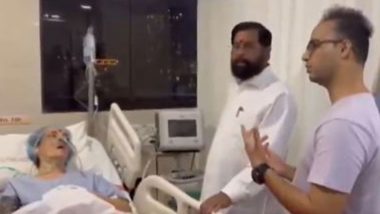 Maharashtra CM Eknath Shinde Visits Late Shiv Sena Mentor Anand Dighe’s Sister Arunatai Gadkari at Hospital in Thane After She Suffers Paralytic Attack (Watch Video)