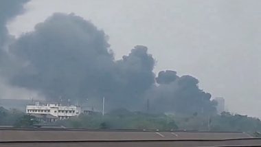 Mumbai Fire: Six People Injured After Massive Blaze Erupts at Industrial Compound in Dharavi Area (Watch Video)