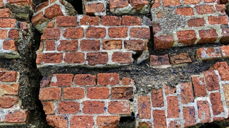 Mumbai Building Collapse: 3 Injured After Part of Wall of Under-Construction Building Collapses on Adjacent House in Dharavi