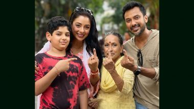 Lok Sabha Polls: Rupali Ganguly Casts Vote With Mother and Brother 